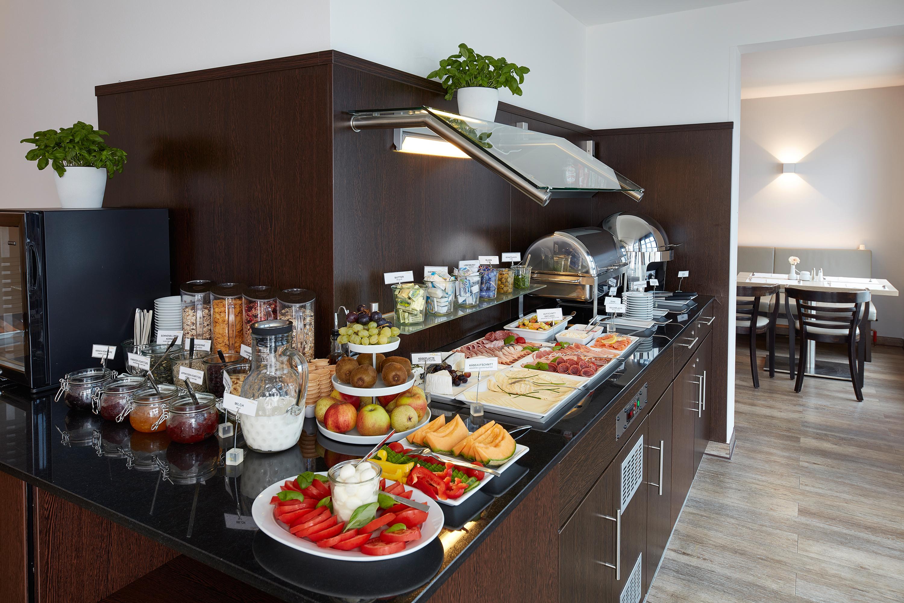 Ghotel Hotel&living München-city 3*